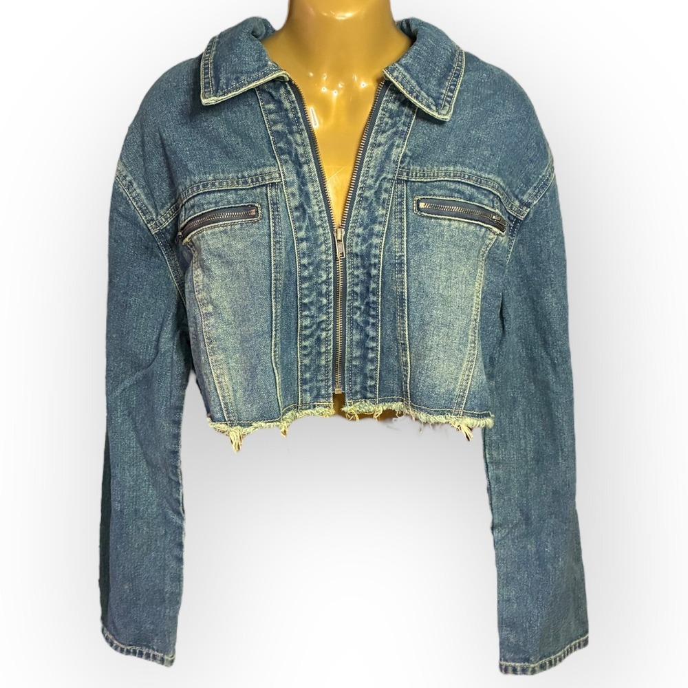 PrettyLittleThing Cropped Denim Jacket Raw Hem Zip Front Blue Petite US 10